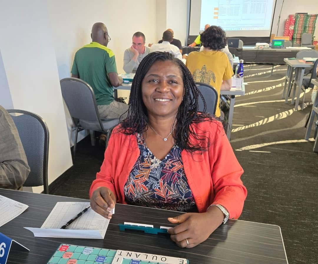 La FECASCRAB accueille sa nouvelle 1ère Vice-Présidente : Reine Moby Mpah, une passionnée des jeux cérébraux au service du Scrabble